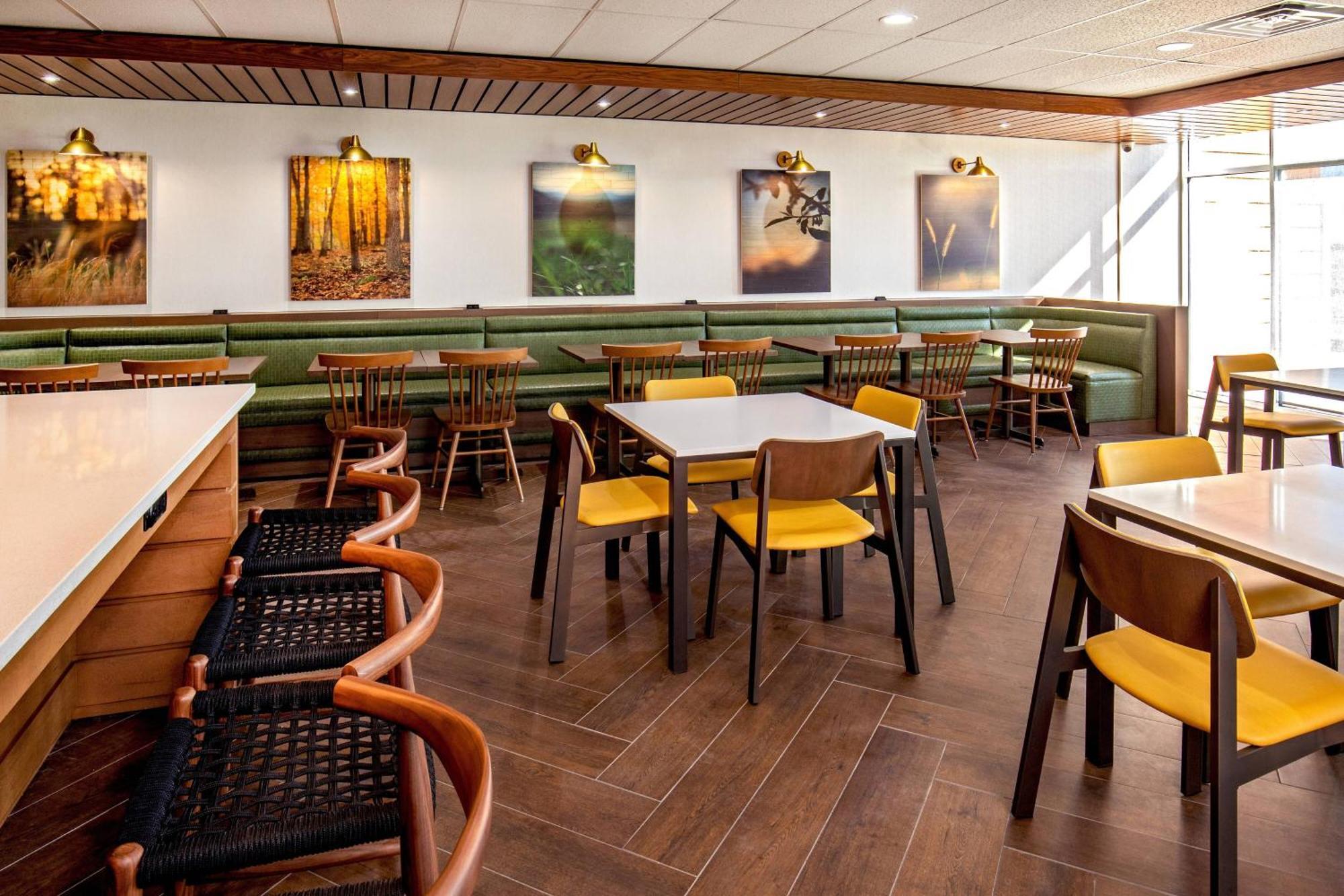 Fairfield Inn & Suites By Marriott Mcpherson Ngoại thất bức ảnh