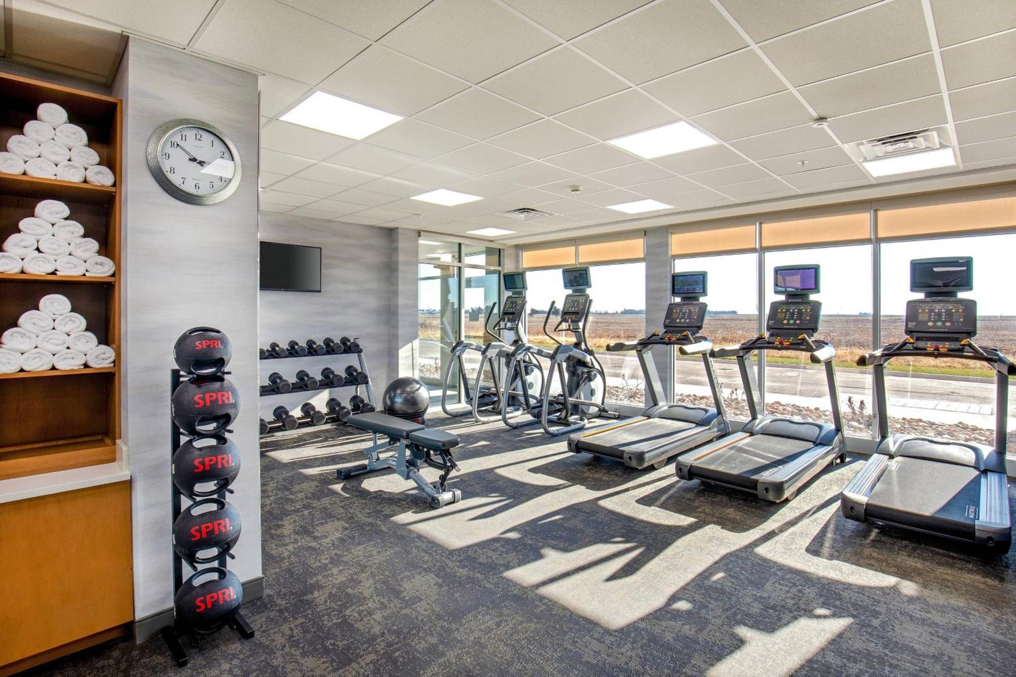 Fairfield Inn & Suites By Marriott Mcpherson Ngoại thất bức ảnh